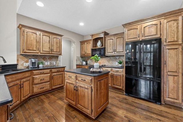 20805 W 91 Terrace, Lenexa, KS 66220