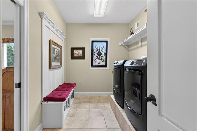 20805 W 91 Terrace, Lenexa, KS 66220