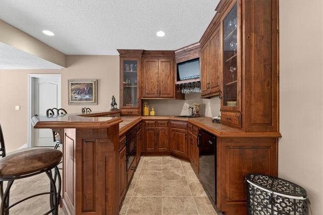 20805 W 91 Terrace, Lenexa, KS 66220