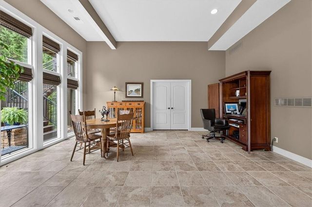 20805 W 91 Terrace, Lenexa, KS 66220