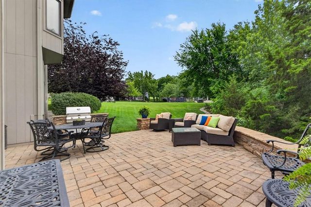 20805 W 91 Terrace, Lenexa, KS 66220