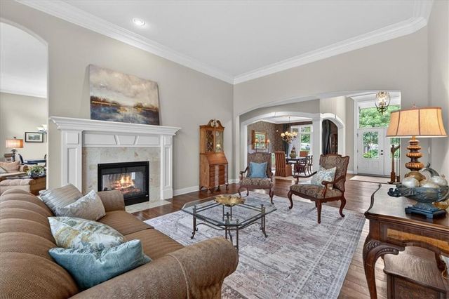 20805 W 91 Terrace, Lenexa, KS 66220