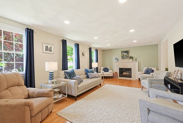 15 Calvin Road, North Attleboro, MA 02760