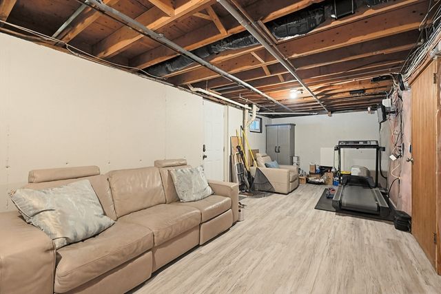 15 Calvin Road, North Attleboro, MA 02760