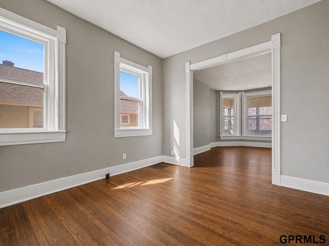 3833 Parker Street, Omaha, NE 68111