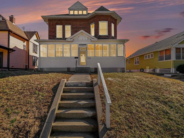 3833 Parker Street, Omaha, NE 68111