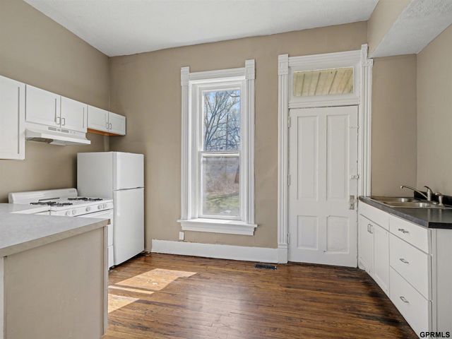 3833 Parker Street, Omaha, NE 68111