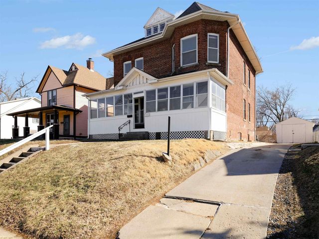 3833 Parker Street, Omaha, NE 68111