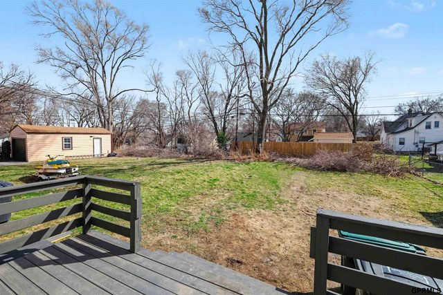3833 Parker Street, Omaha, NE 68111