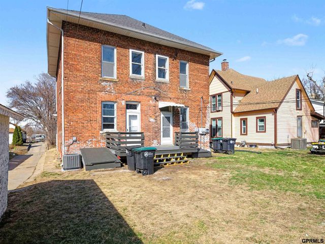 3833 Parker Street, Omaha, NE 68111