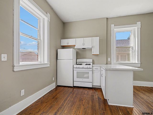 3833 Parker Street, Omaha, NE 68111