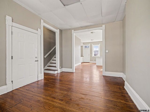 3833 Parker Street, Omaha, NE 68111
