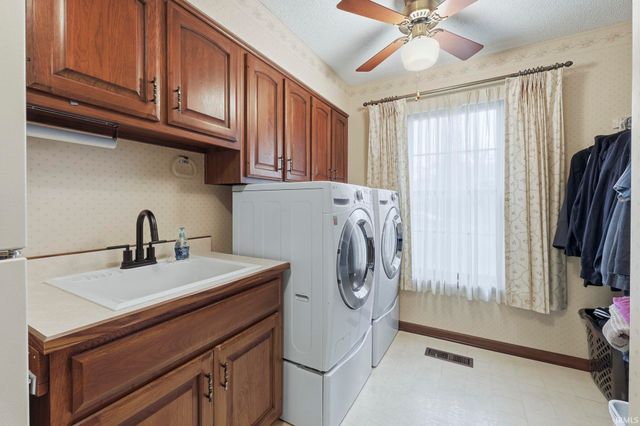 12127 Mahogany Drive, Fort Wayne, IN 46814