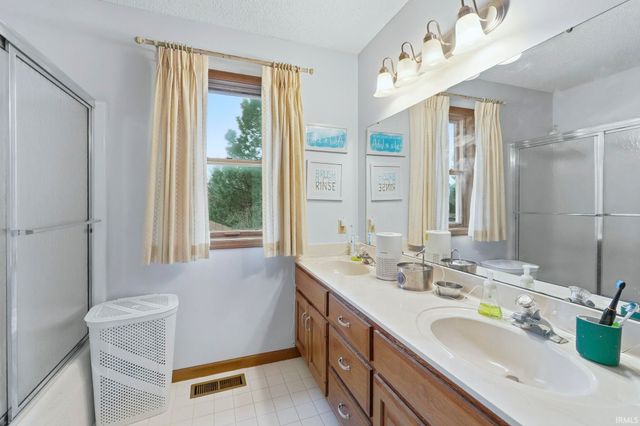 12127 Mahogany Drive, Fort Wayne, IN 46814