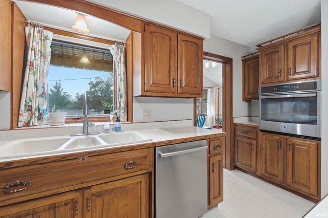 12127 Mahogany Drive, Fort Wayne, IN 46814