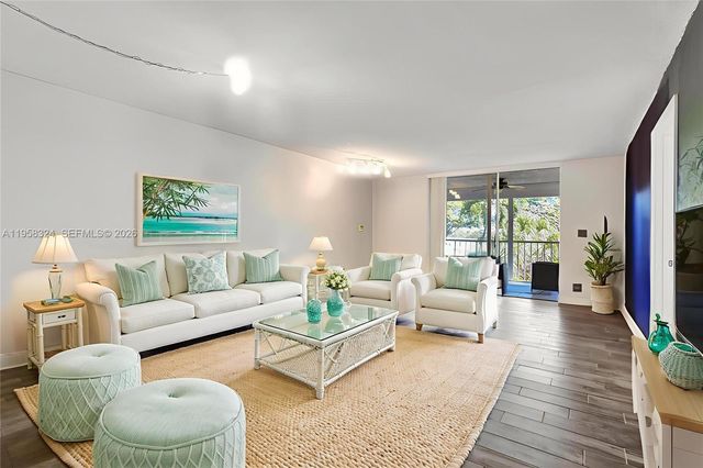 4570 NW 18th Avenue 202, Deerfield Beach, FL 33064