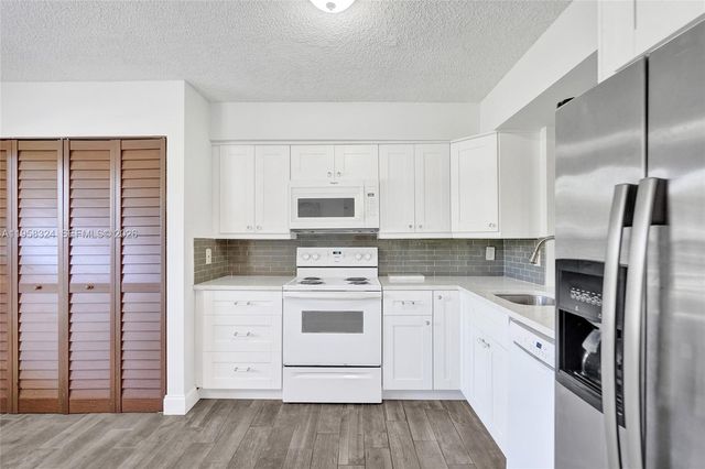 4570 NW 18th Avenue 202, Deerfield Beach, FL 33064