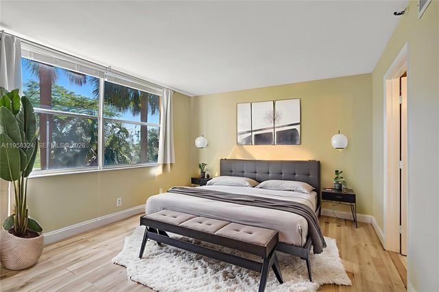 4570 NW 18th Avenue 202, Deerfield Beach, FL 33064