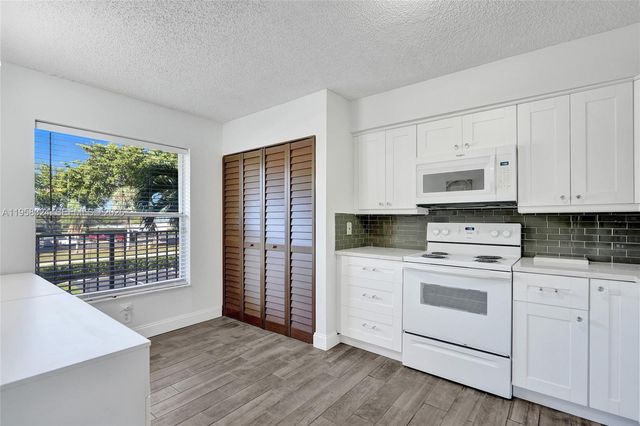 4570 NW 18th Avenue 202, Deerfield Beach, FL 33064