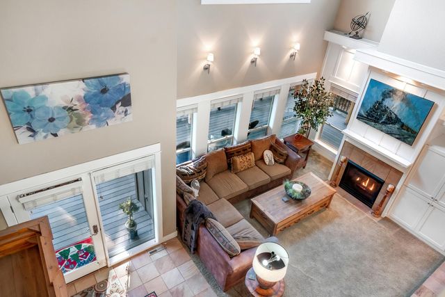 19672 Winter Wren Loop, Bend, OR 97702