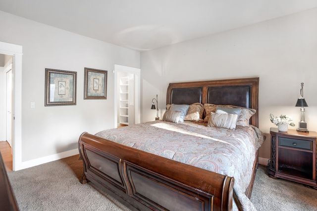 19672 Winter Wren Loop, Bend, OR 97702