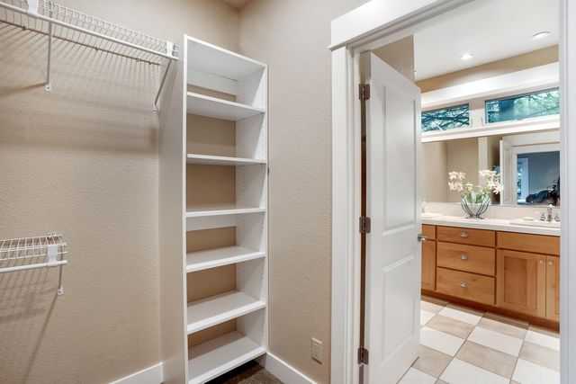 19672 Winter Wren Loop, Bend, OR 97702