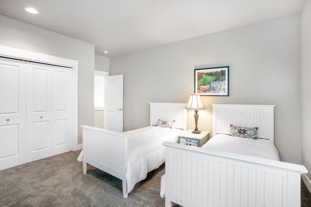 19672 Winter Wren Loop, Bend, OR 97702