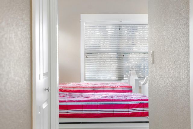 19672 Winter Wren Loop, Bend, OR 97702