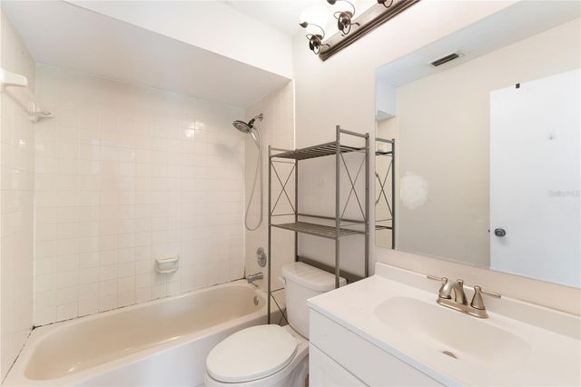 16110 RAMBLING VINE DRIVE W, Tampa, FL 33624