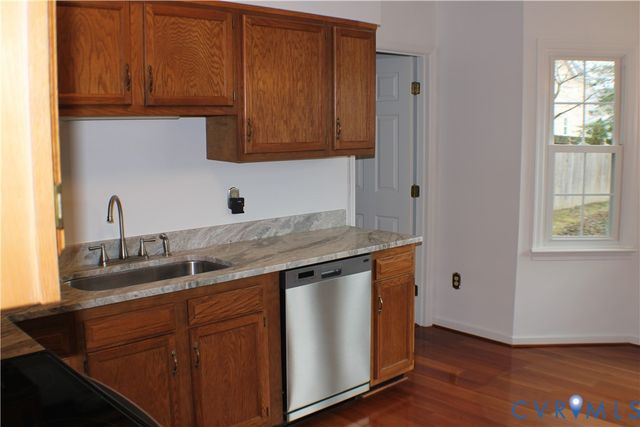 5121 Reids Pointe Rd, Glen Allen, VA 23060