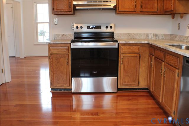 5121 Reids Pointe Rd, Glen Allen, VA 23060