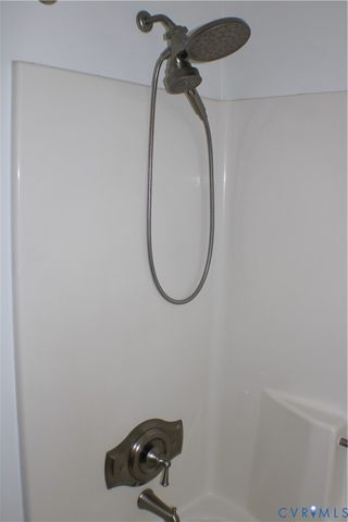 5121 Reids Pointe Rd, Glen Allen, VA 23060