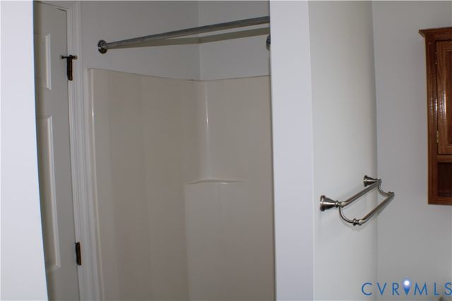 5121 Reids Pointe Rd, Glen Allen, VA 23060