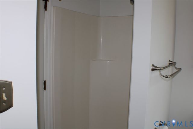 5121 Reids Pointe Rd, Glen Allen, VA 23060