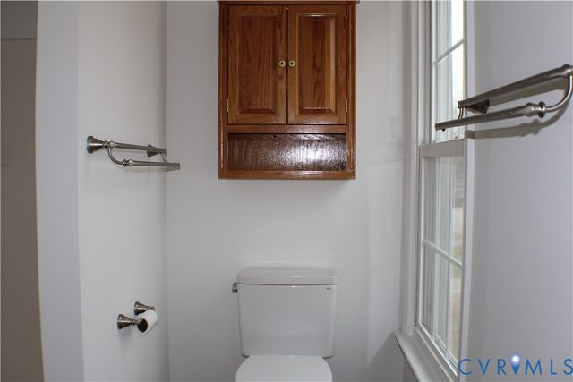 5121 Reids Pointe Rd, Glen Allen, VA 23060