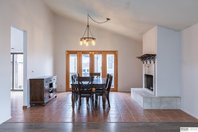 723 S 153rd Circle, Omaha, NE 68154