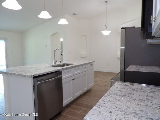 408 Calamondin Avenue NW, Palm Bay, FL 32907