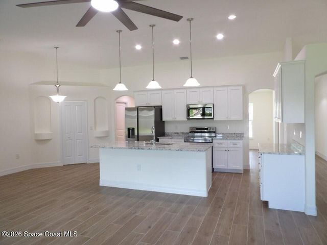 408 Calamondin Avenue NW, Palm Bay, FL 32907