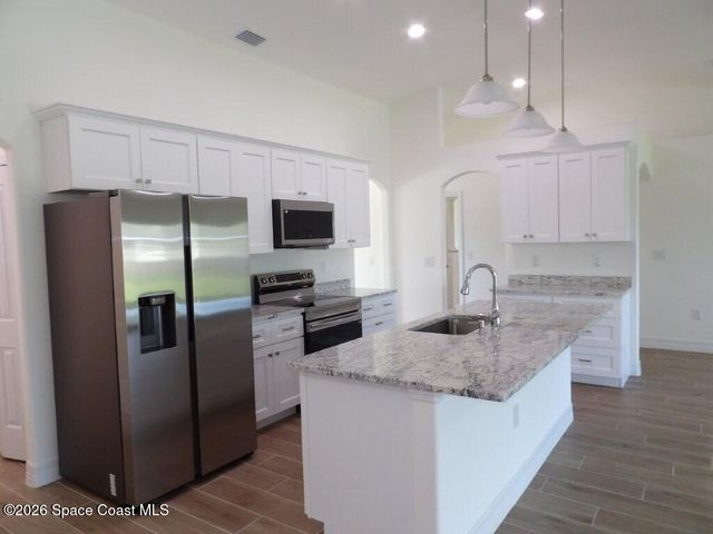 408 Calamondin Avenue NW, Palm Bay, FL 32907