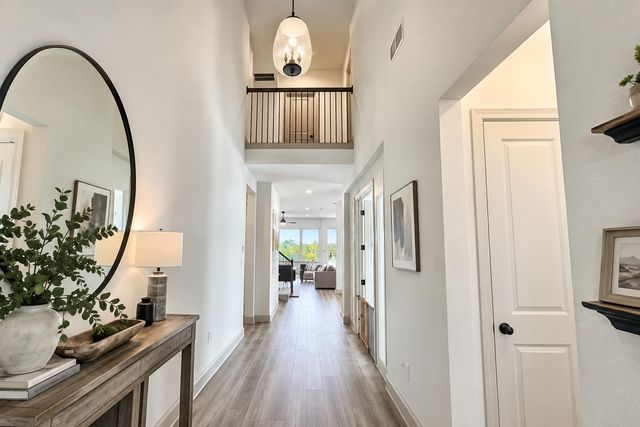 992 Hazy Hills LOOP, Dripping Springs, TX 78620