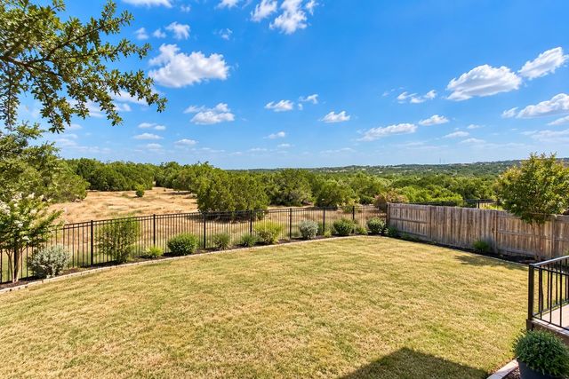 992 Hazy Hills LOOP, Dripping Springs, TX 78620
