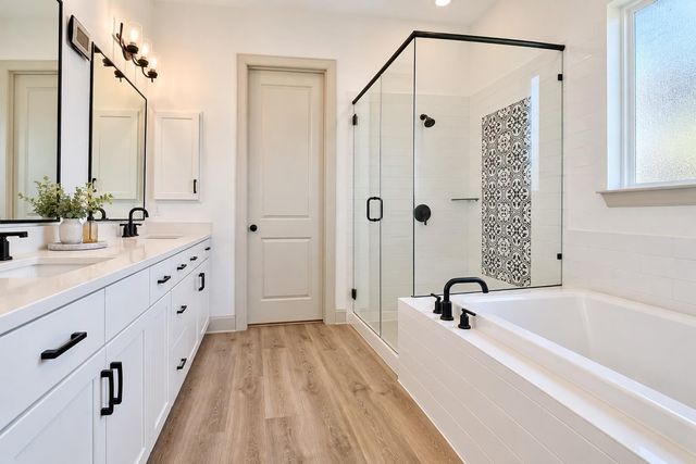 992 Hazy Hills LOOP, Dripping Springs, TX 78620