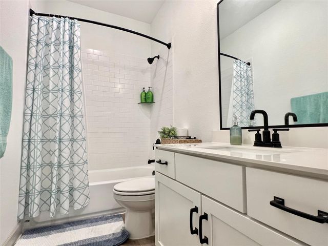 992 Hazy Hills LOOP, Dripping Springs, TX 78620