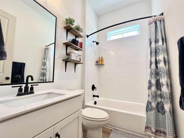 992 Hazy Hills LOOP, Dripping Springs, TX 78620
