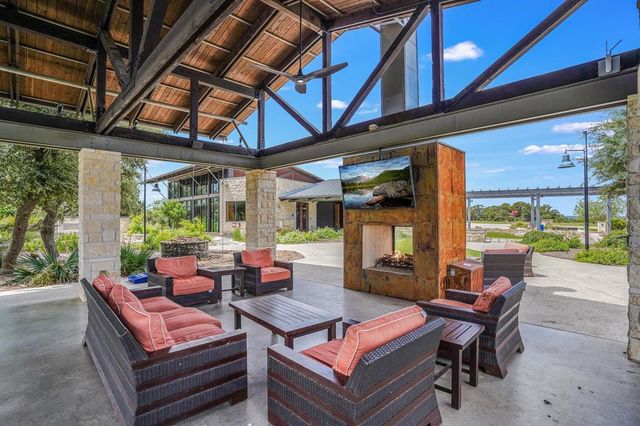 992 Hazy Hills LOOP, Dripping Springs, TX 78620