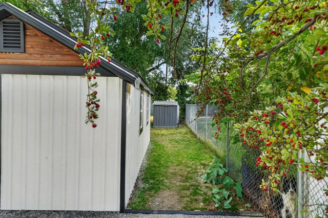 2434 E Dalke Ave, Spokane, WA 99208