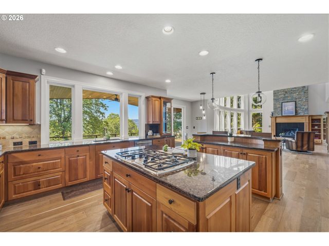 2539 REMINGTON Dr, West Linn, OR 97068