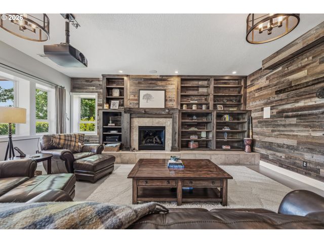 2539 REMINGTON Dr, West Linn, OR 97068