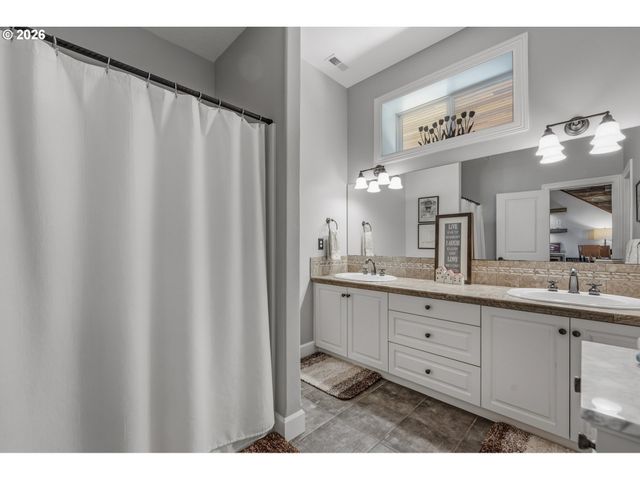 2539 REMINGTON Dr, West Linn, OR 97068
