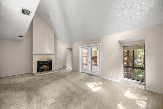 1621 NE 2ND STREET 201, Ocala, FL 34470